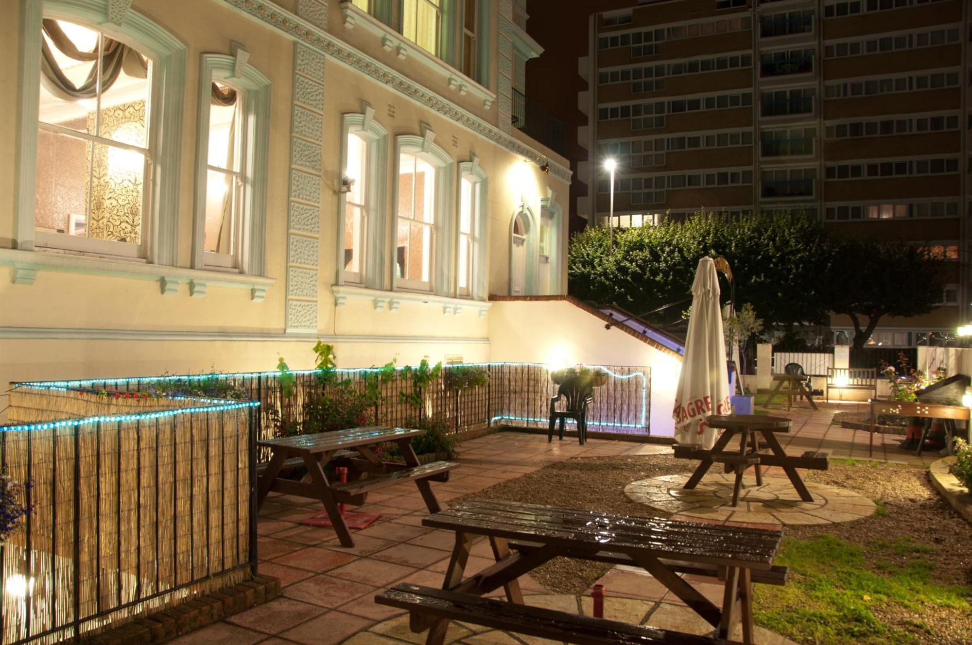 Vernon Guesthouse Истбурн Экстерьер фото